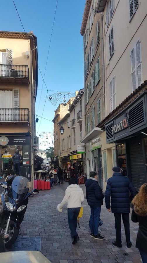 Venizelos Cannes Luaran gambar